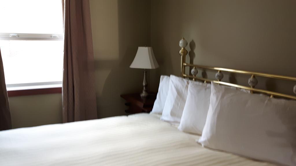 Country Encounters Accommodations Coleman Eksteriør billede