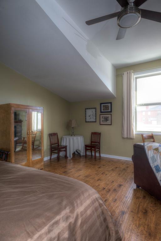Country Encounters Accommodations Coleman Eksteriør billede