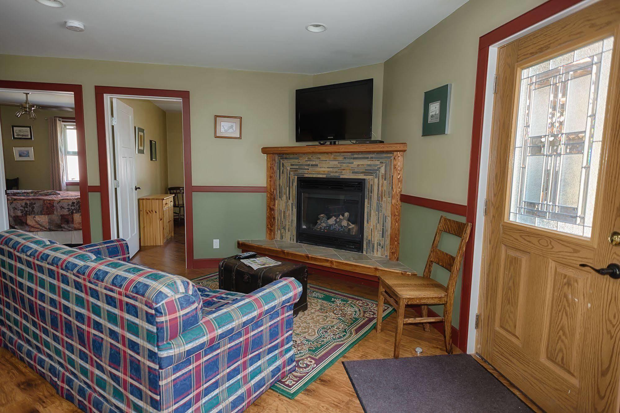 Country Encounters Accommodations Coleman Eksteriør billede