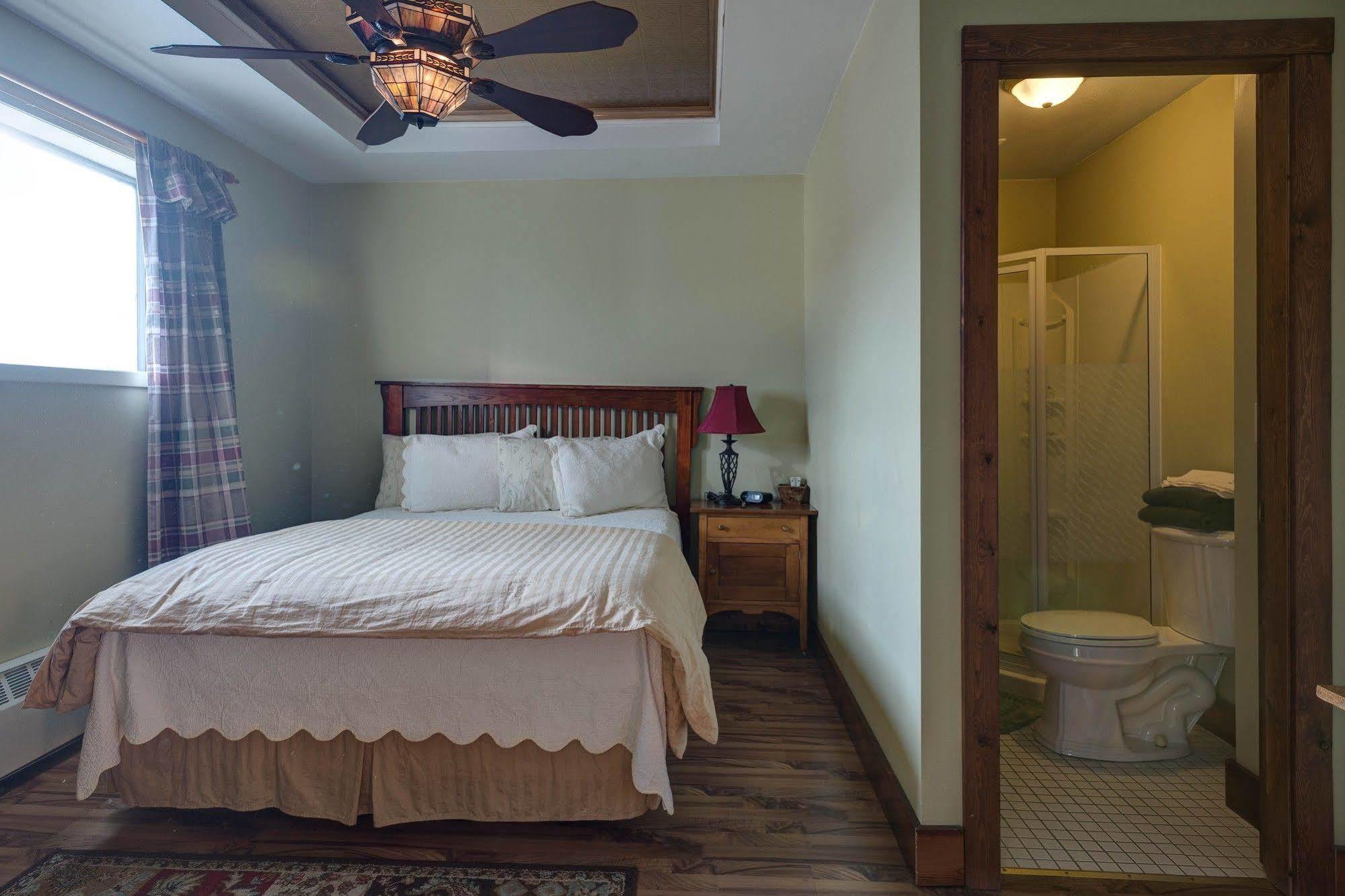 Country Encounters Accommodations Coleman Eksteriør billede
